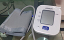 歐姆龍（OMRON）電子血壓計上臂式血壓儀家用 大屏醫用高精準老人U701 曬單實(shí)拍圖