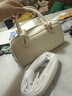 CHARLES&KEITH奶油色柔軟手提斜挎波士頓包生日禮物送女友CK2-30271574 Cream奶白色 S 曬單實(shí)拍圖