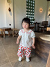 幼歌（YOUGE） 寶寶2026夏季新款甜美純棉娃娃領(lǐng)短袖上衣束腳長(cháng)褲套裝 草莓奶油白（上衣） 80 cm 曬單實(shí)拍圖