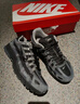 耐克男子透氣運動(dòng)鞋春季復古跑鞋風(fēng)緩震翻毛皮NIKE P-6000 HF0015 002煤黑/黑/金屬鉻色/金屬銀/銀 45 曬單實(shí)拍圖