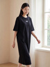 百家好（Basic House）Basic House/百家好休閑黑色短袖T恤裙女夏季寬松直筒中長(cháng)連衣裙 黑色 均碼 曬單實(shí)拍圖