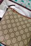 GUCCI古馳GG Emblem系列纖薄水桶包[新款][禮物] 米色和深棕色 均碼 曬單實(shí)拍圖