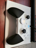 微軟（Microsoft）Xbox無(wú)線(xiàn)游戲手柄 Elite 2精英2代二代 白色青春版 無(wú)線(xiàn)控制器 藍牙 PC/平板/手機 Steam 明末 曬單實(shí)拍圖