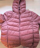 鴨鴨（YAYA）佟麗婭同款輕薄羽絨服女新款秋冬季休閑短款連帽輕便韓版排骨外套 嫣紅色 L 曬單實(shí)拍圖