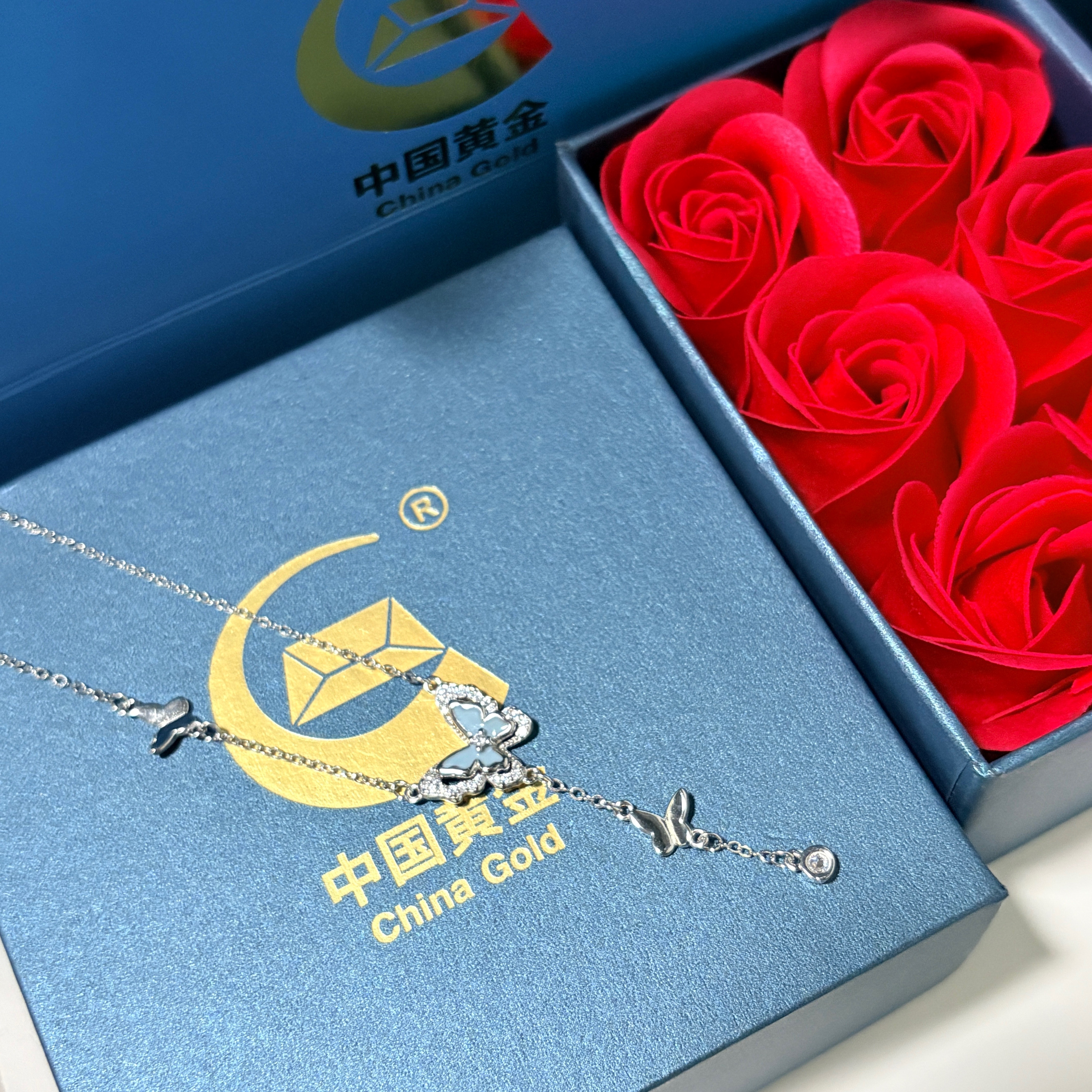 中國黃金（CHINA GOLD）足銀蝴蝶流蘇項(xiàng)鏈女款百搭高級(jí)感鎖骨鏈七夕情人節(jié)禮物送女友愛人 足銀蝴蝶流蘇項(xiàng)鏈 曬單實(shí)拍圖
