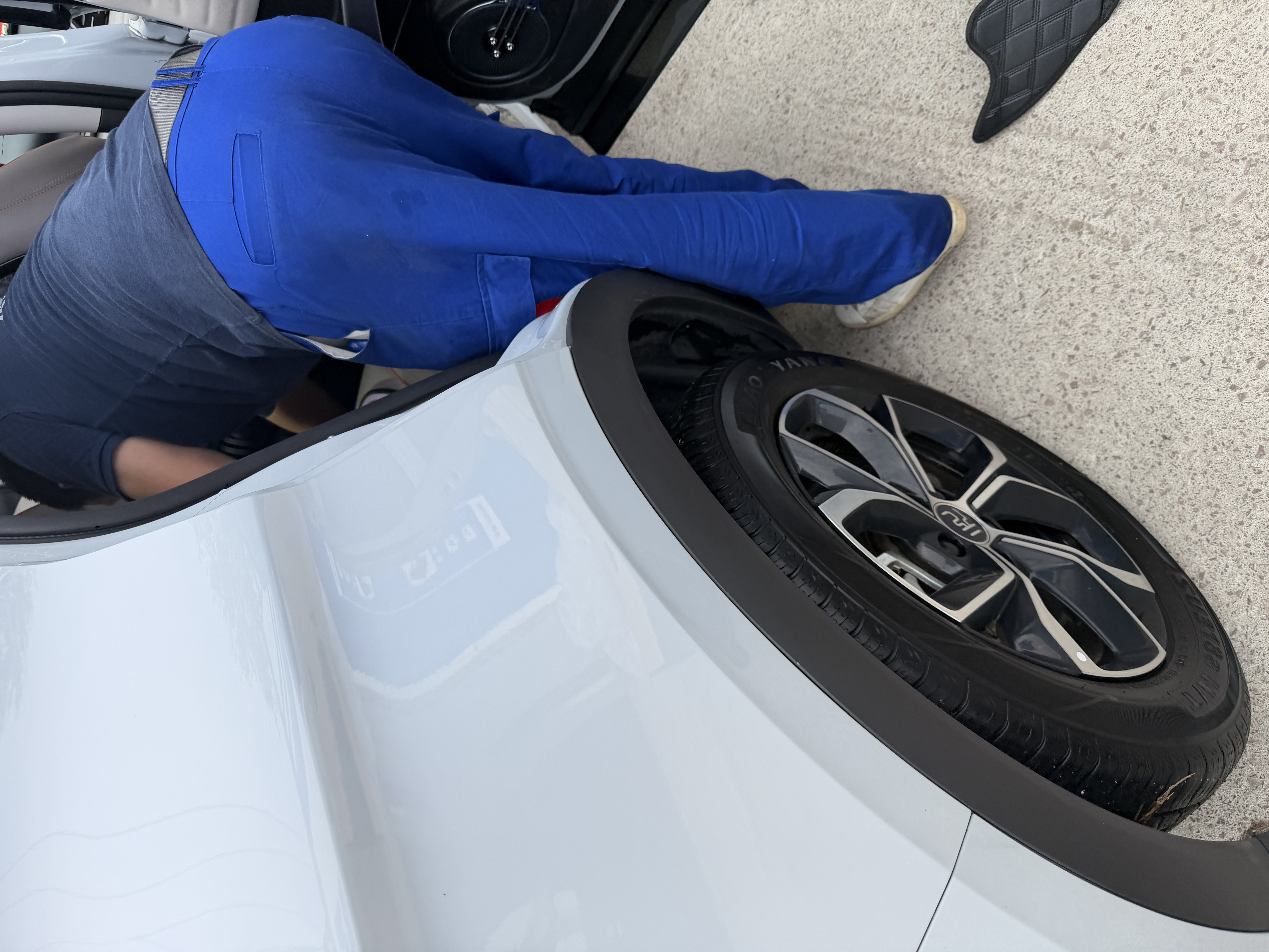 博士倫TPE汽車腳墊適用于比亞迪漢L EV/dmi dmp元UP/PLUS唐L護衛艦07F3 TPE+黑色雪尼斯上層墊【厚0.5公分】 元plus 2022年-現款（后座底下無抽屜） 曬單實拍圖