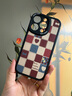 圣圖朗新款17格子愛(ài)心小羊皮適用于iPhone15Pro蘋(píng)果14Promax手機殼13高級感8plus女全包12軟套防摔16小眾 黑色-格子愛(ài)心英文-小羊皮 iPhone 15 Pro 曬單實(shí)拍圖