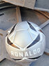 RONALDOC羅歐洲杯足球2024正品質(zhì)真皮比賽紀念款兒童5號成人學(xué)生中考足球 C羅銀黑耐磨款 無(wú)規格 曬單實(shí)拍圖
