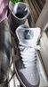耐克（NIKE）Air Jordan 1 Mid AJ1 中幫白黑紅防滑耐磨緩震復(fù)古運(yùn)動(dòng)籃球鞋 HF3216-100白灰 41 (260mm) 曬單實(shí)拍圖