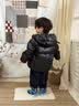 嘟嘟家兒童羽絨服加厚冬裝男童外套短款保暖冬款女童防風(fēng)蓄熱外衣童裝潮 黑色 110 曬單實(shí)拍圖