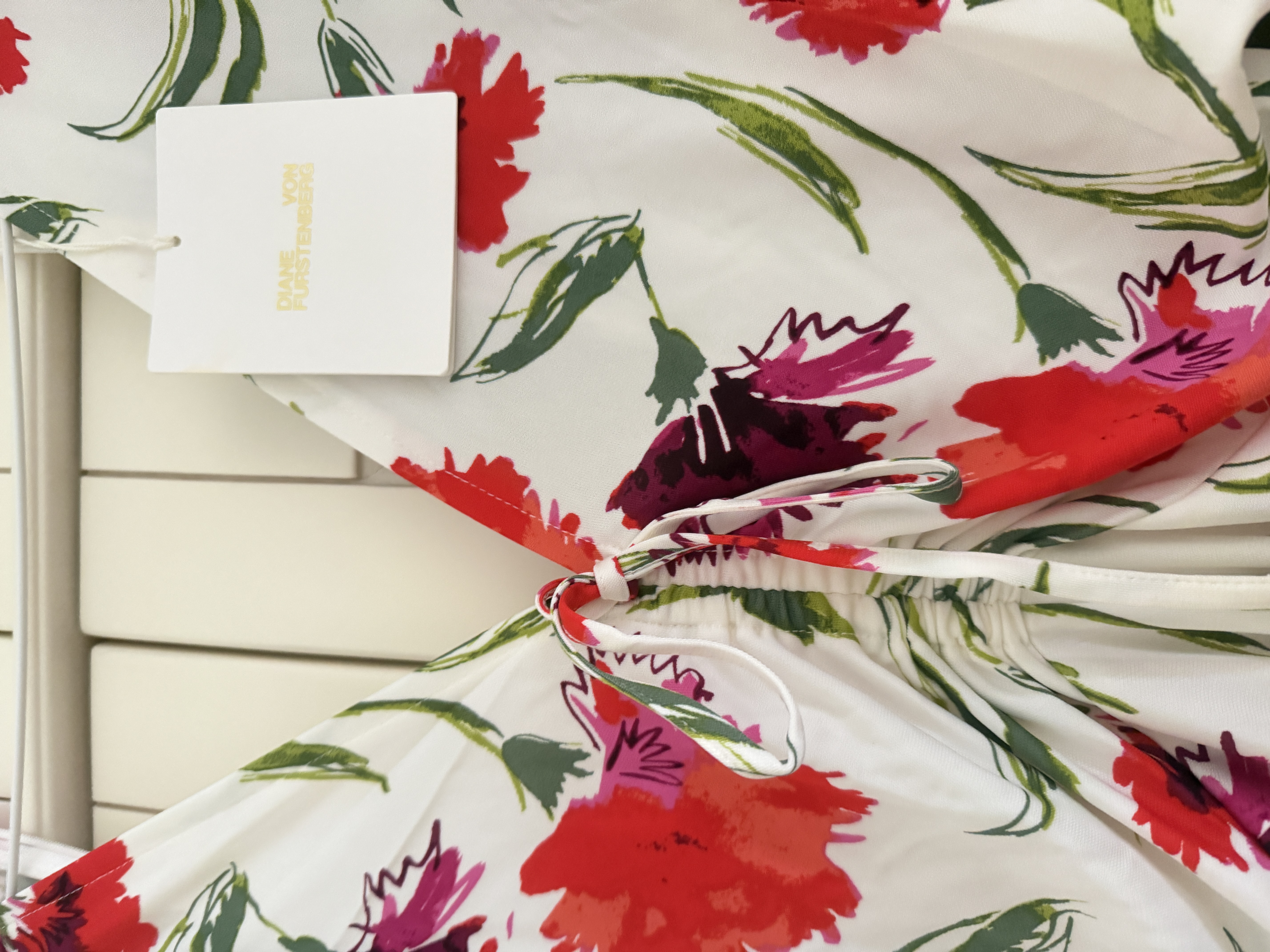 Diane von FurstenbergDVF碎花裙度假蝙蝠袖茶歇裙輕薄啞光針織印花連衣裙DS1S020 紅紫繽紛花影圖案 S 曬單實拍圖
