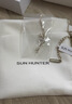 三橫 SUN HUNTER原創(chuàng)短款鳶尾花鑰匙素鏈輕奢鎖骨鏈設(shè)計感項鏈復(fù)古 短款鳶尾花鑰匙素鏈(淺金色) 曬單實拍圖