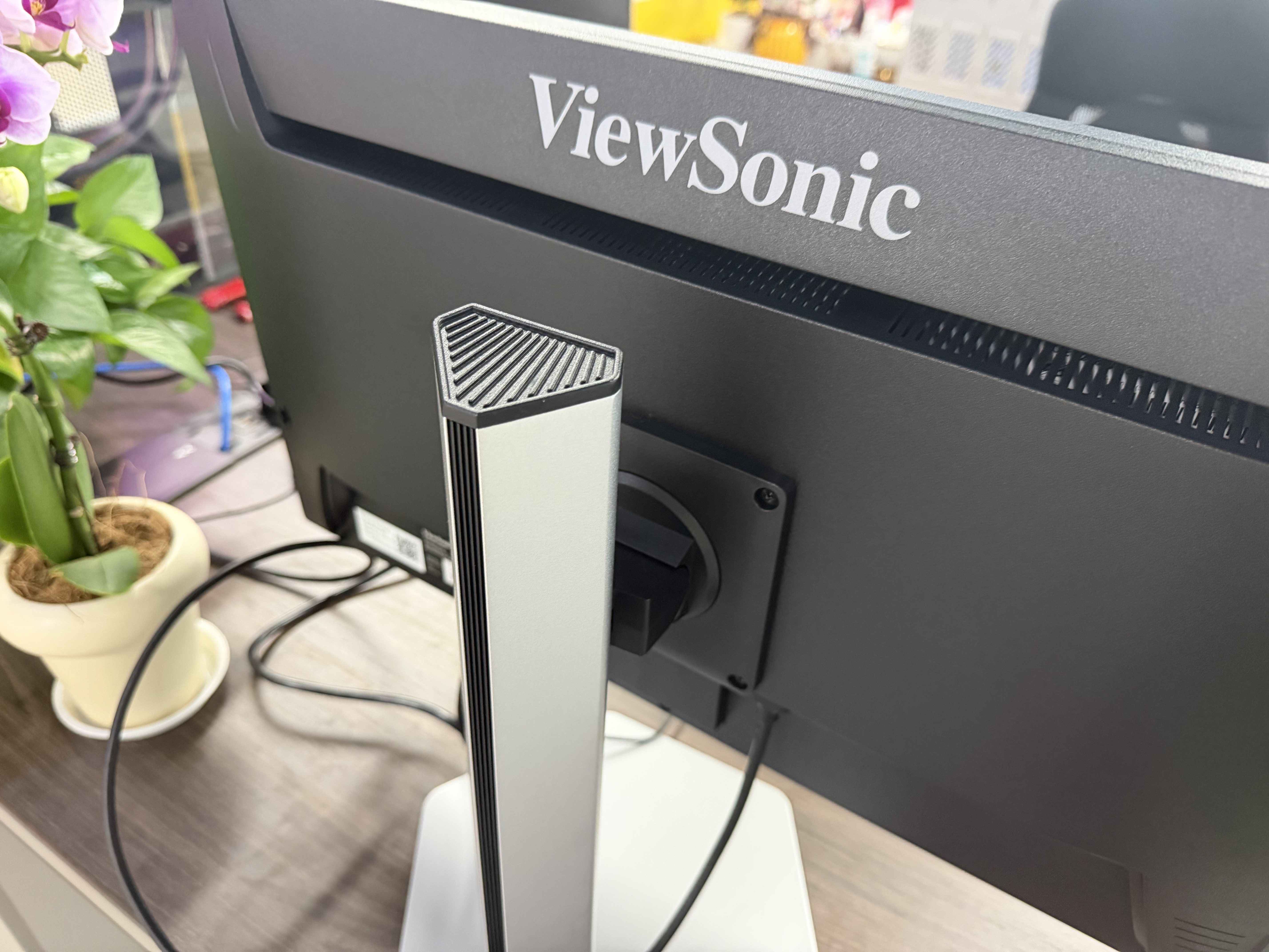 優派（ViewSonic）VX24G26J-4K 24寸4K視網膜顯示器160Hz納米黑曜屏鏡面FastIPS HDR400硬件低藍光 升降旋轉底座 VX24G26J-4K 曬單實拍圖
