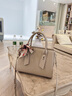 妙麗牛皮包包女包高顏值中年媽媽包輕奢手提包外出生日禮物送老婆女友 【奶油杏】實(shí)用走心女生 品牌輕奢高級感時(shí)尚百搭小包 曬單實(shí)拍圖