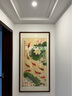 尚得堂手繪國畫(huà)荷花九魚(yú)圖玄關(guān)裝飾畫(huà)走廊過(guò)道鯉魚(yú)掛畫(huà)名家真跡水墨畫(huà) 沙比利實(shí)木框-圓角棕色 裝裱85*165cm 曬單實(shí)拍圖