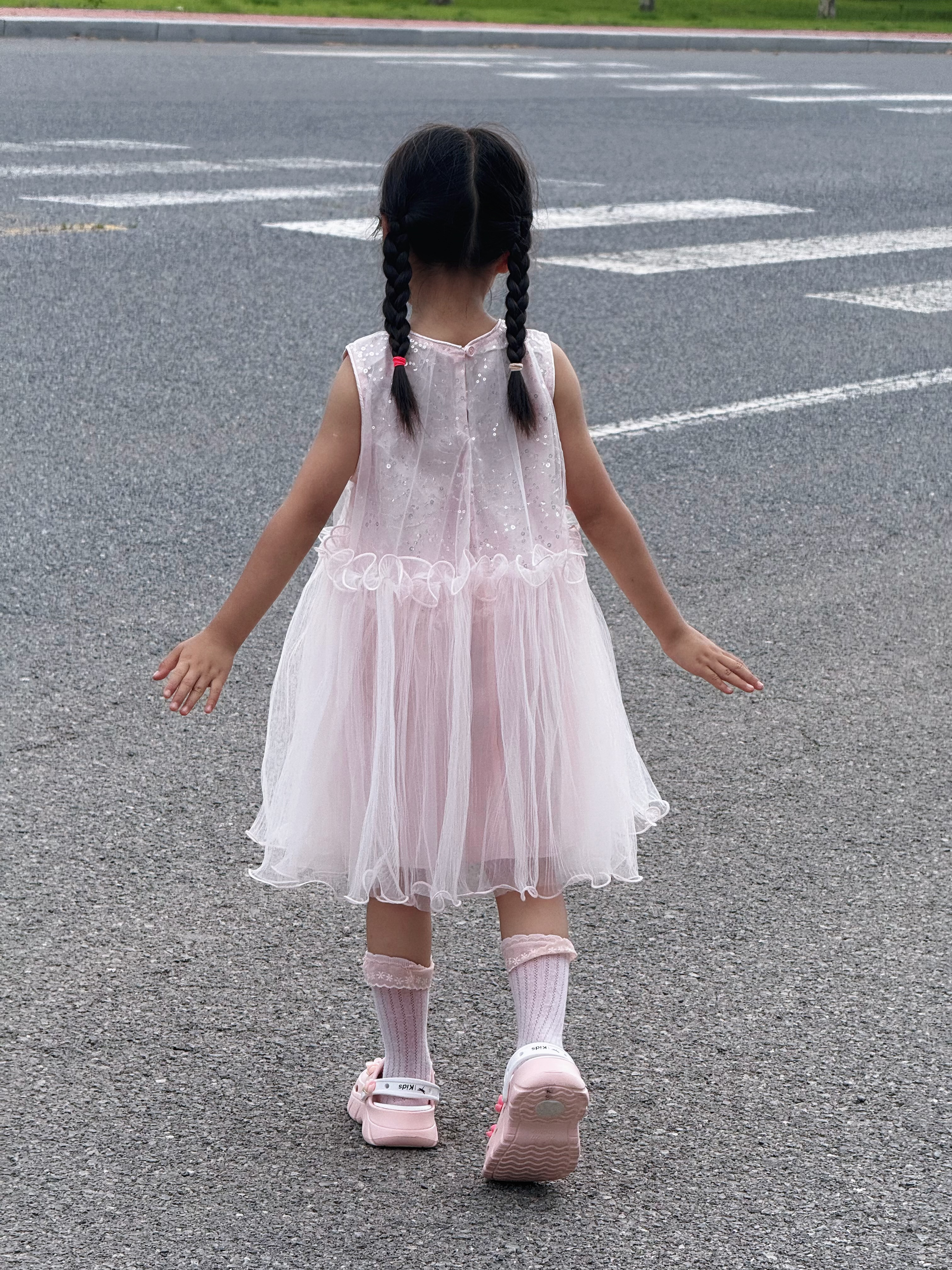 蘿卜邦高定禮服女童夏季無(wú)袖網(wǎng)紗蕾絲花邊公主裙女寶裙子亮片時(shí)髦連衣裙 粉色 120 cm 曬單實(shí)拍圖