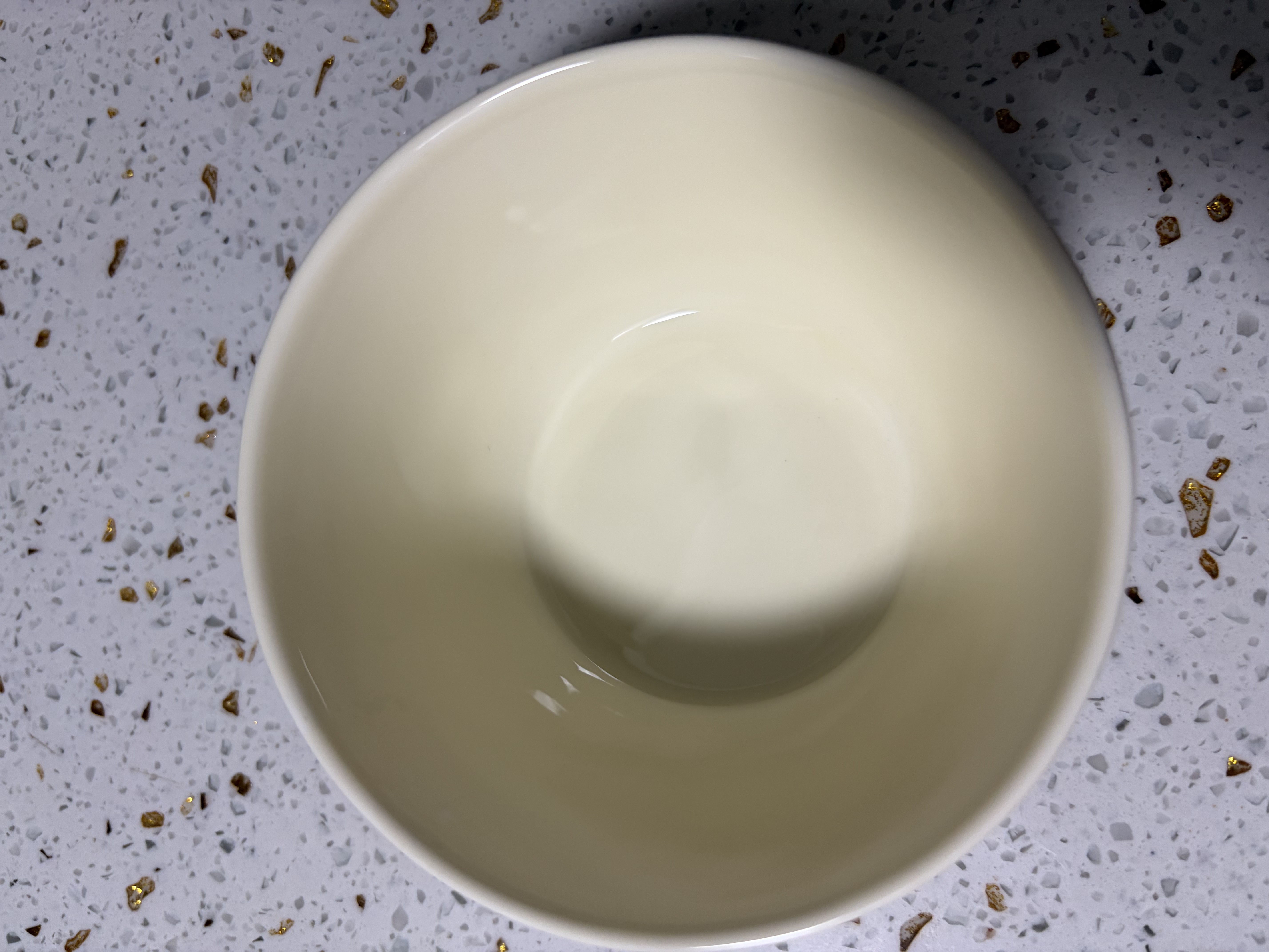 康琴（KANGQIN）奶油風(fēng)陶瓷碗家用2024新款吃飯碗高顏值餐具面碗湯碗喬遷碗碟套裝 4.7英寸飯碗 4件套 曬單實(shí)拍圖
