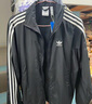 三葉草（Adidas）經(jīng)典款 黑白 側(cè)邊三條紋 立領(lǐng)長(zhǎng)袖 梭織 風(fēng)衣 夾克 外套  男女 IT2491/KB2466 L 曬單實(shí)拍圖