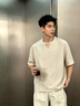 真維斯（Jeanswest）杏色v領短袖男夏季薄款老錢風上衣t恤衫仿麻透氣正肩半截袖 杏色 XL 曬單實拍圖