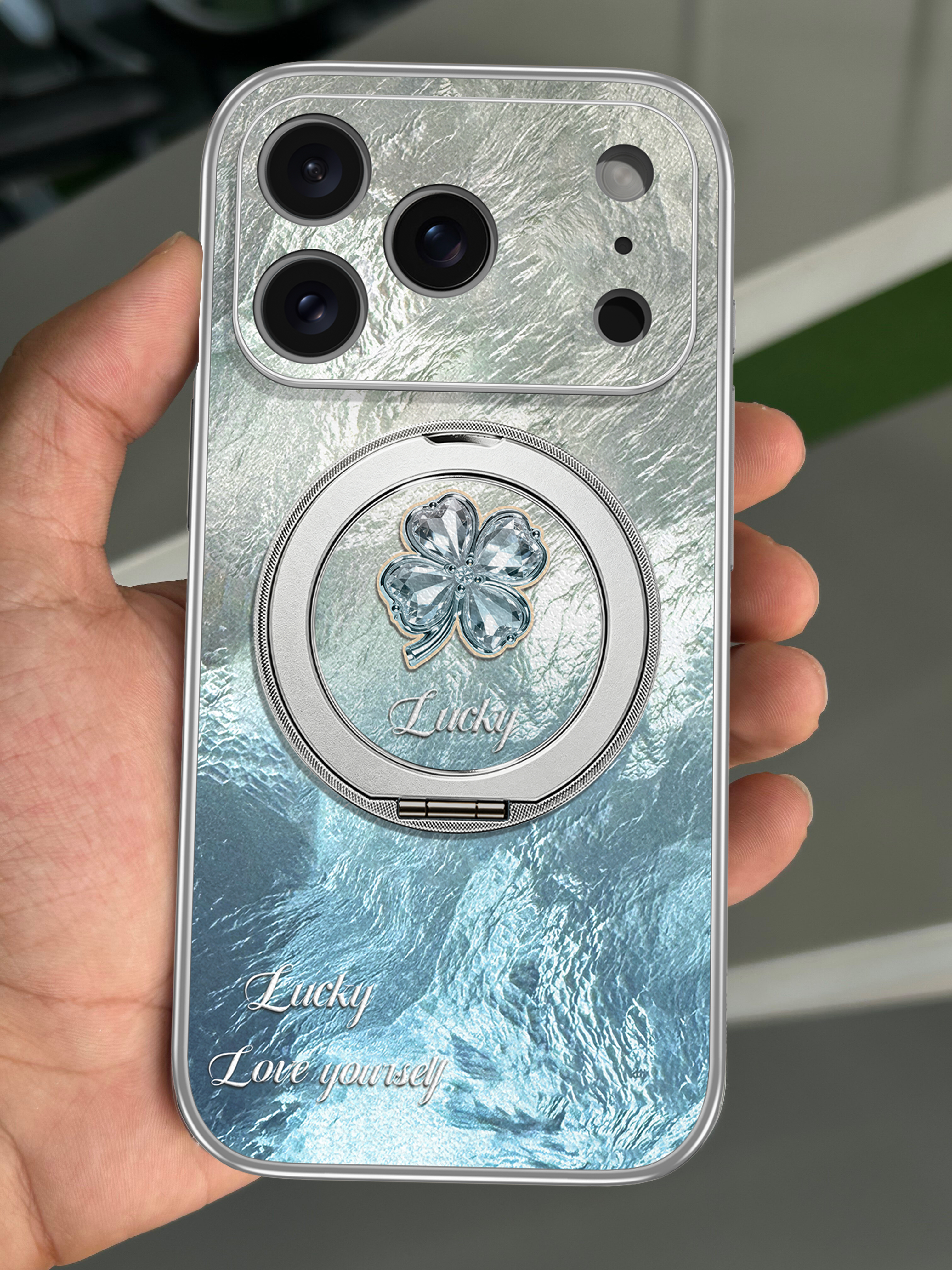 FEIIE【磁吸支架·帶掛鏈】冰紋四葉草適用蘋果17手機殼創意浮雕iphone16promax保護套15全包14小清新潮 高端皮紋款【海水藍冰紋四葉草】360°旋轉磁吸支架 iPhone17ProMax 曬單實拍圖