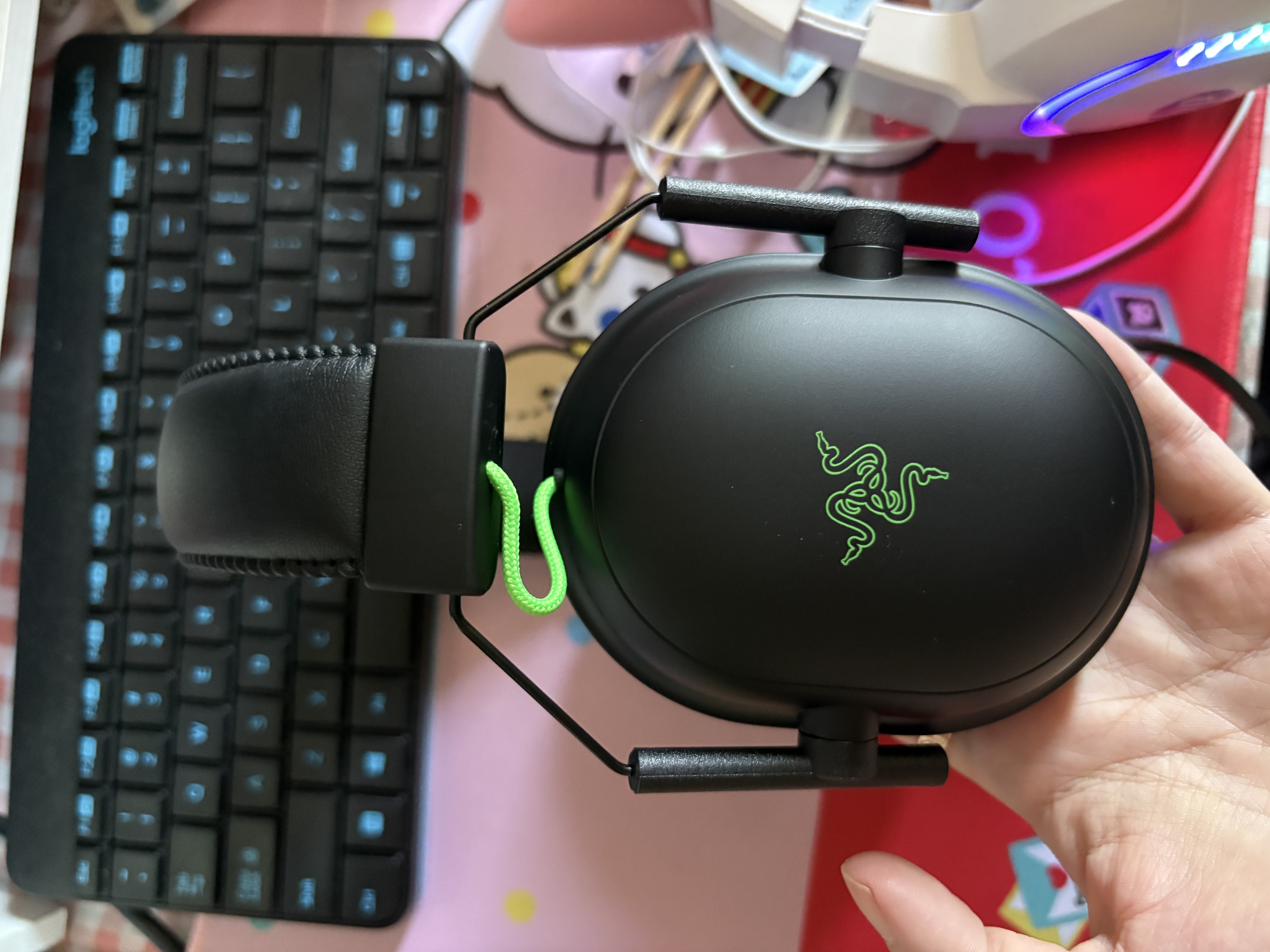 雷蛇（Razer） 旋風(fēng)黑鯊V2系列頭戴式電競(jìng)游戲耳機(jī)耳麥麥克風(fēng)降噪 適配三角洲行動(dòng) 旋風(fēng)黑鯊V2(USB+聲卡 FPS游戲推薦) 曬單實(shí)拍圖