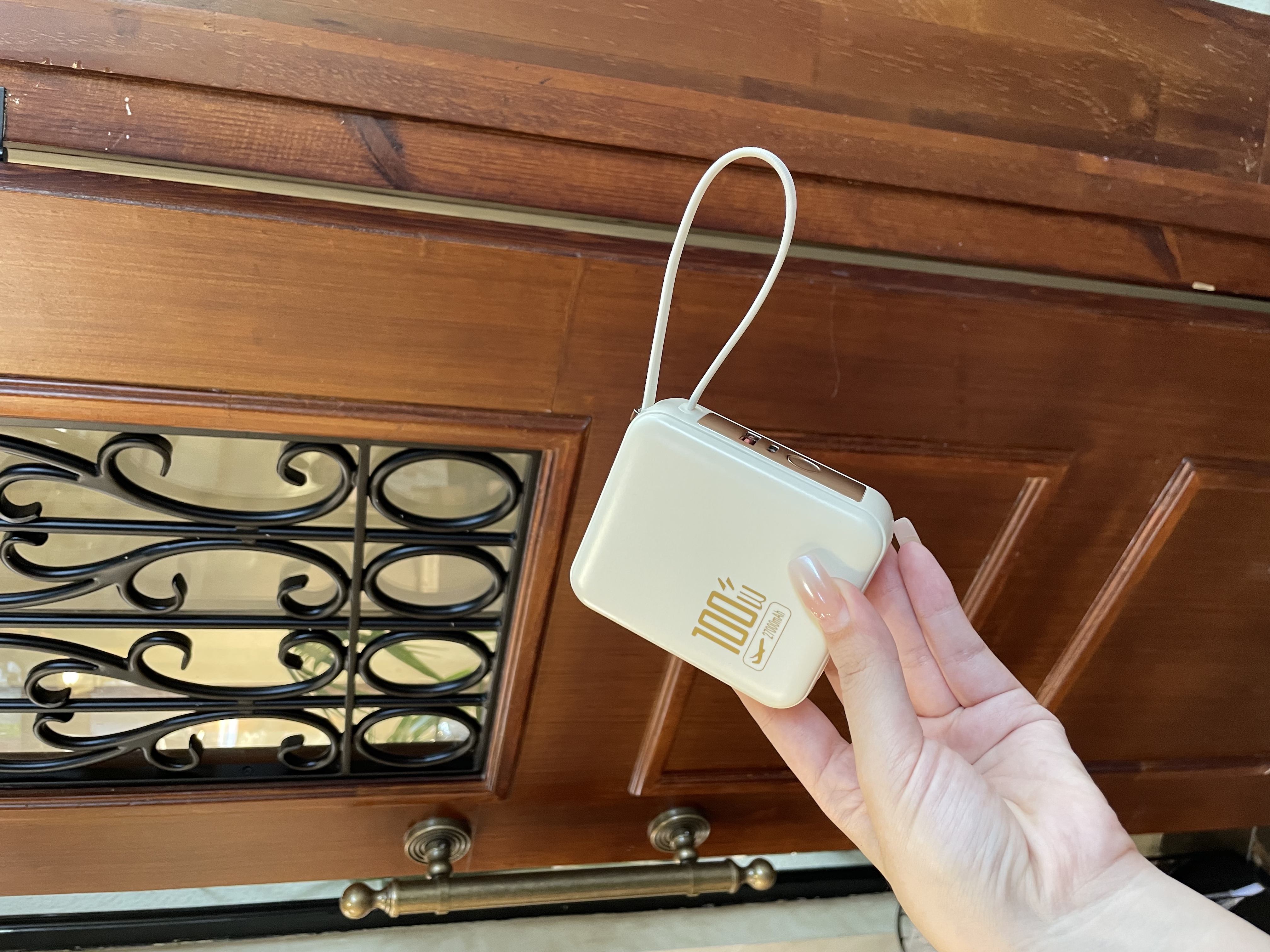 創(chuàng)龍藍直營 國標3C認證】可上飛機自帶線充電寶20000毫安100W筆記本快充移動電源適用蘋果17pro小米華為 頂配款 黃色27000毫安100w快充自帶雙線 全國次當日達 | 新國標3C認證可上飛 曬單實拍圖
