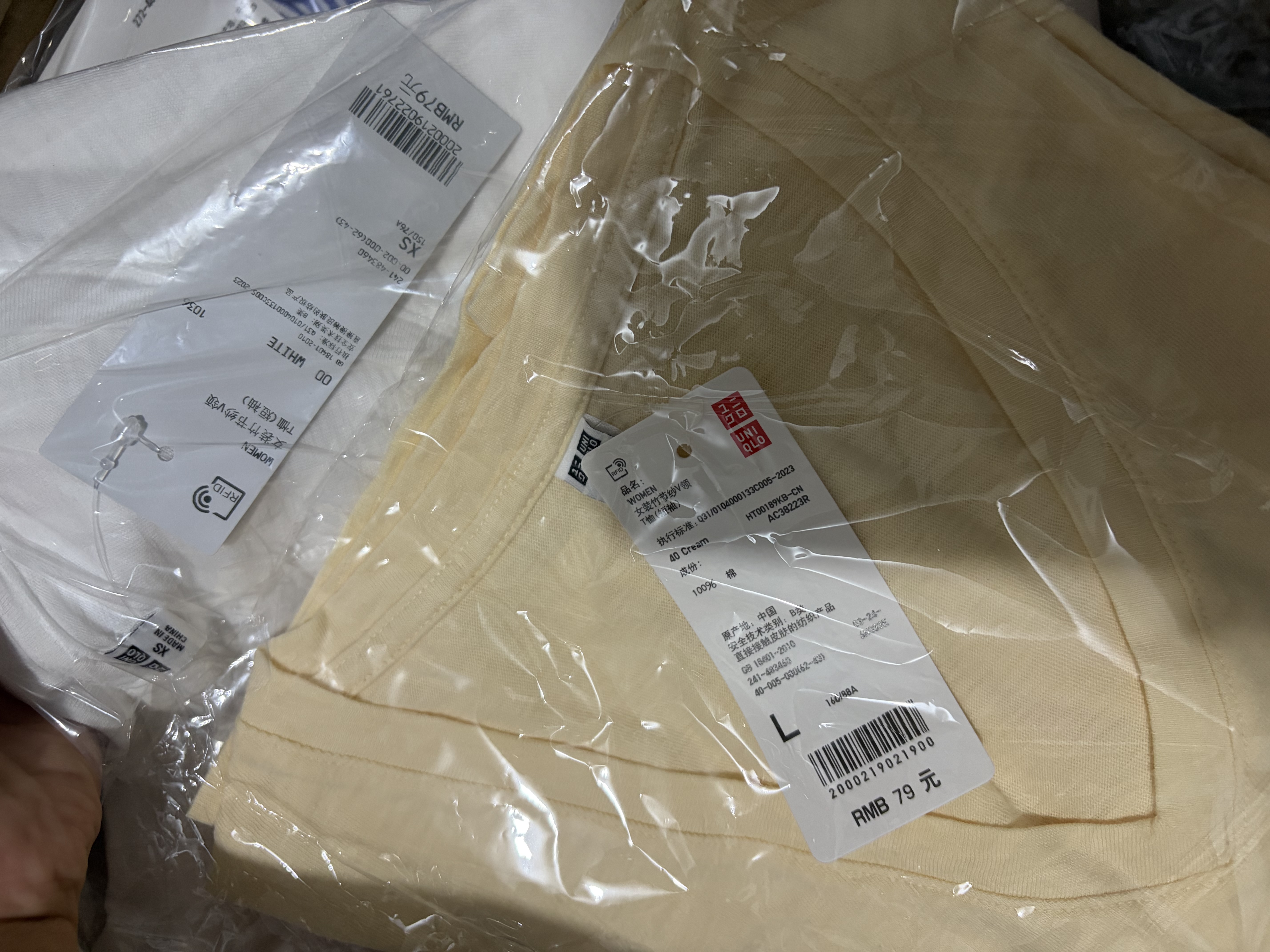 優衣庫竹節紗V領T恤/短袖女裝純棉打底休閑百搭26春夏新款483460 483460/40奶油色 S 曬單實拍圖