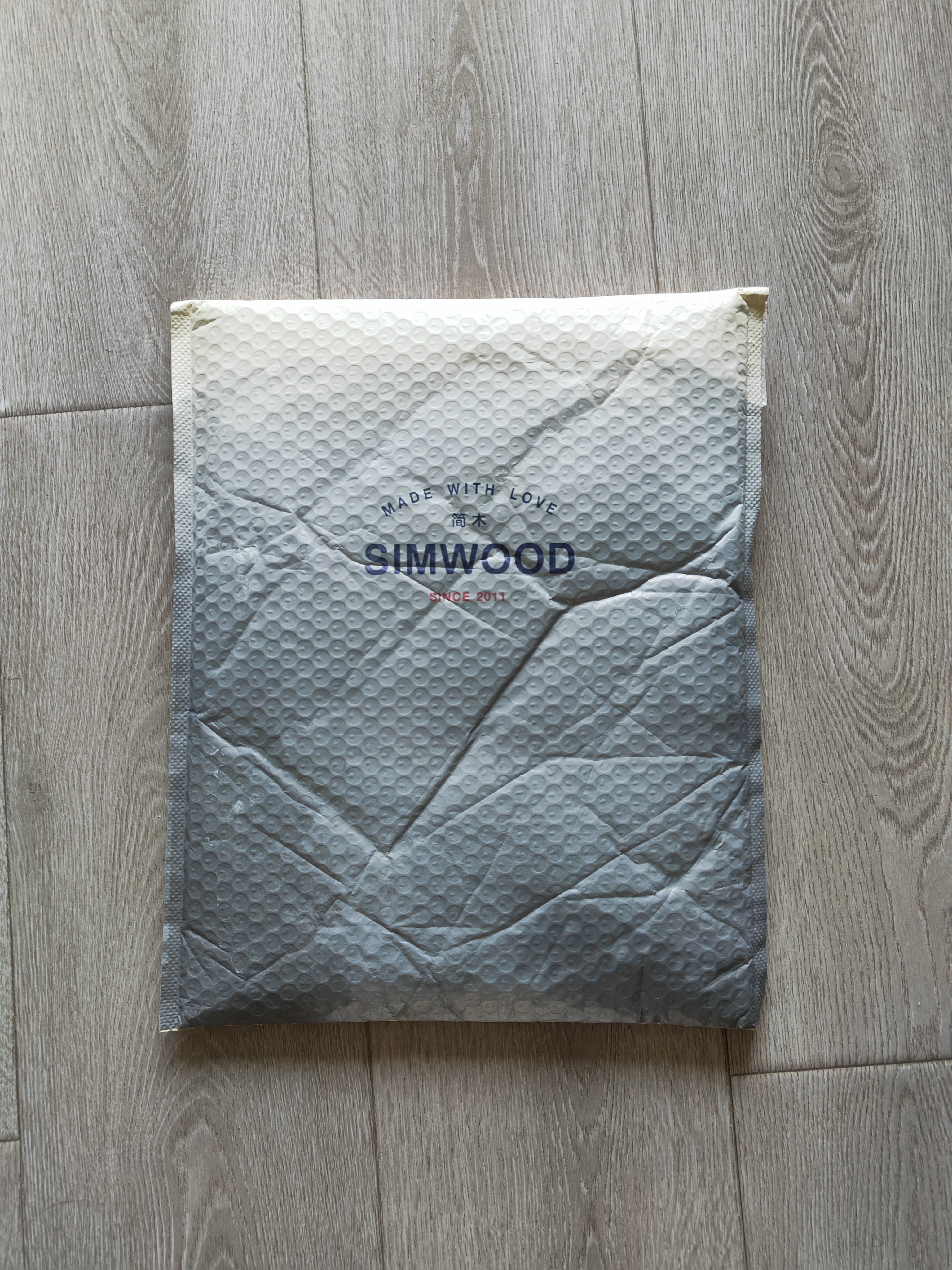 SIMWOOD/簡木【標準寬松 】310g基礎純色重磅打底圓領短袖t恤SN120088 白色(右下擺印花） XL （建議146-160斤） 曬單實拍圖