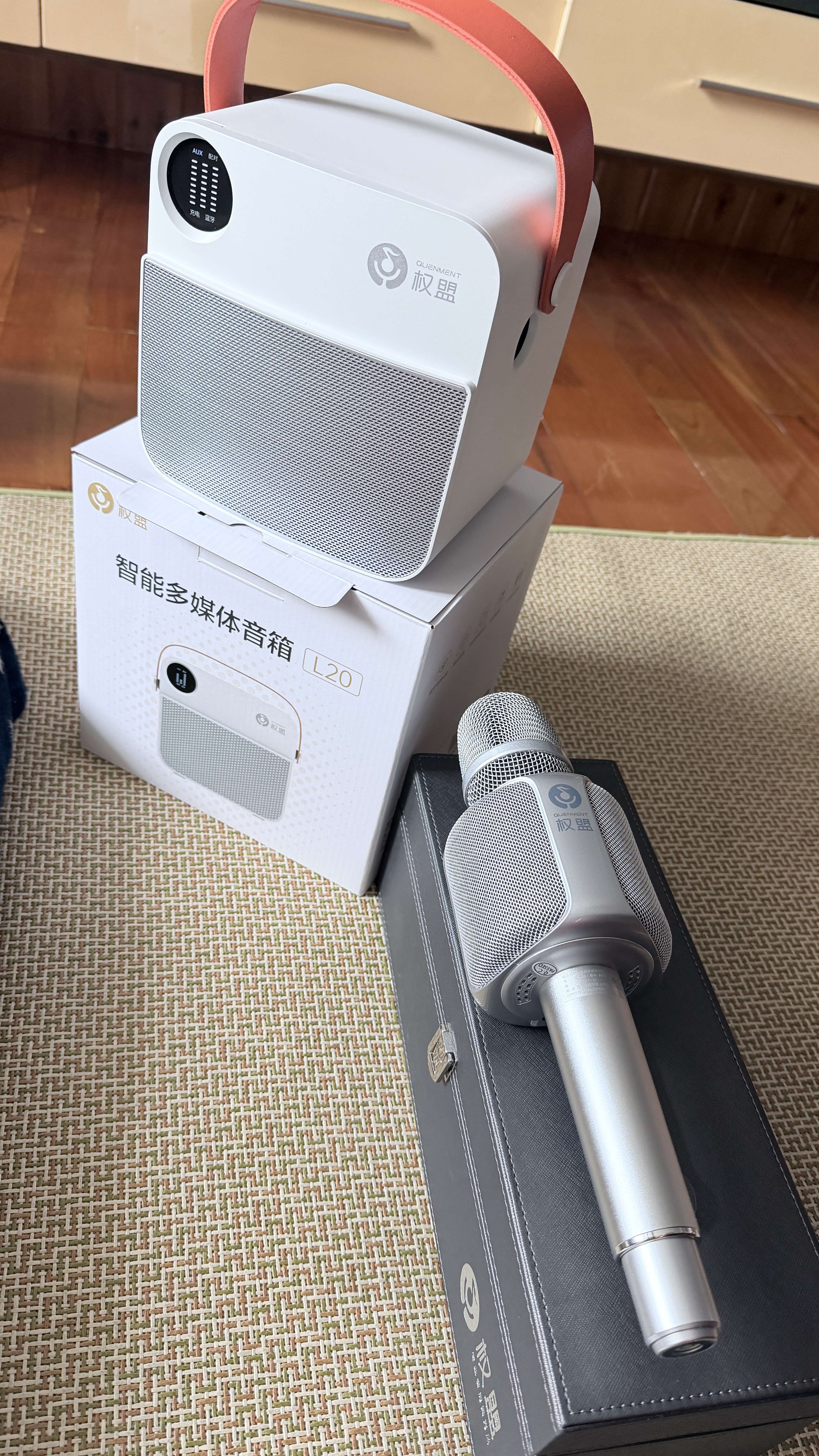 權(quán)盟 L20音響伴侶 藍牙 無線 便攜戶外K歌 迷你 多媒體 大功率小音箱 麥克風(fēng)搭配 L20+炫聲麥旗艦版 曬單實拍圖