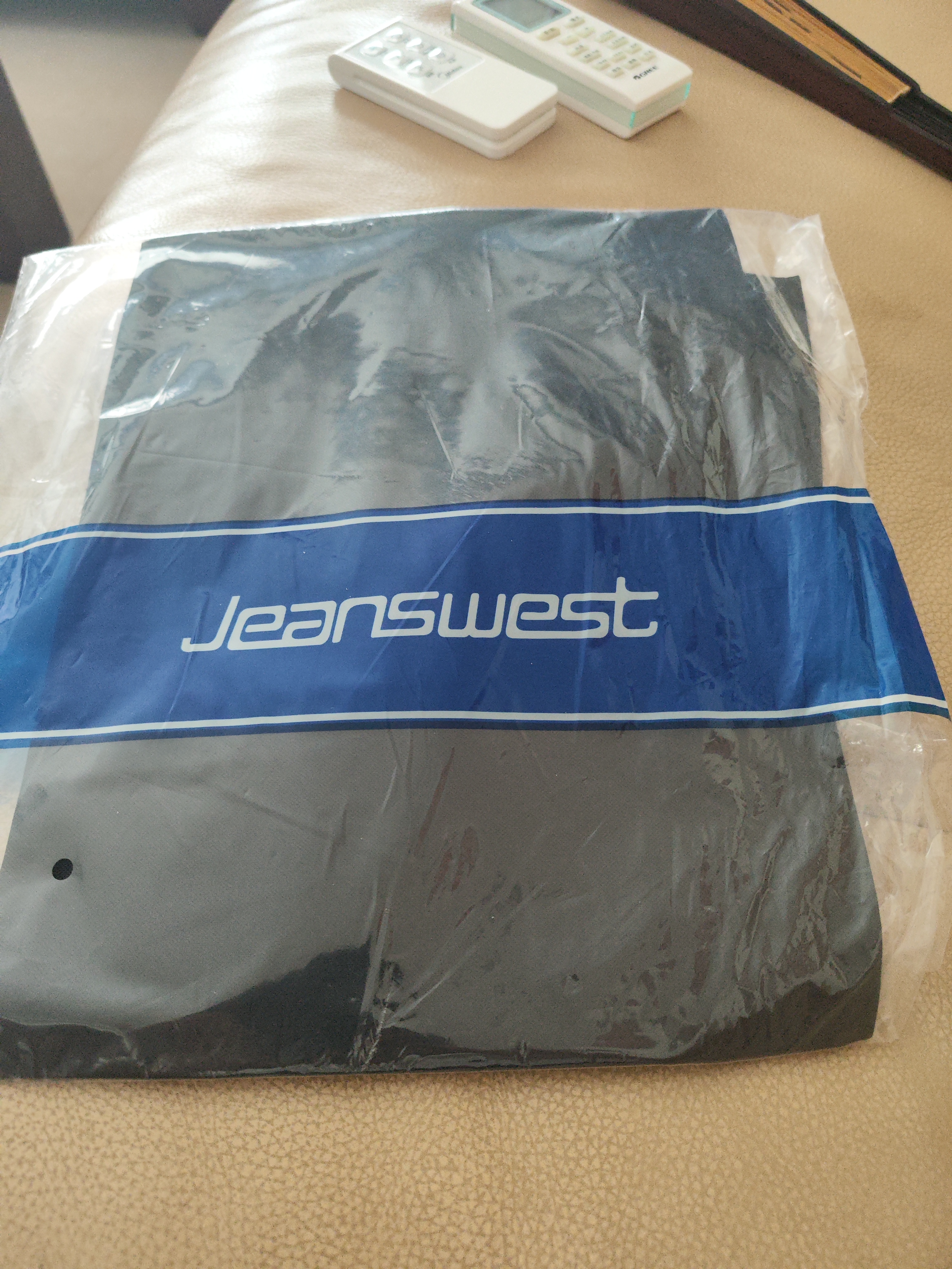 真維斯（Jeanswest）短袖男夏季2026新款涼感輕薄透氣冰絲體恤衫男士潮流運動速干上衣 曬單實拍圖