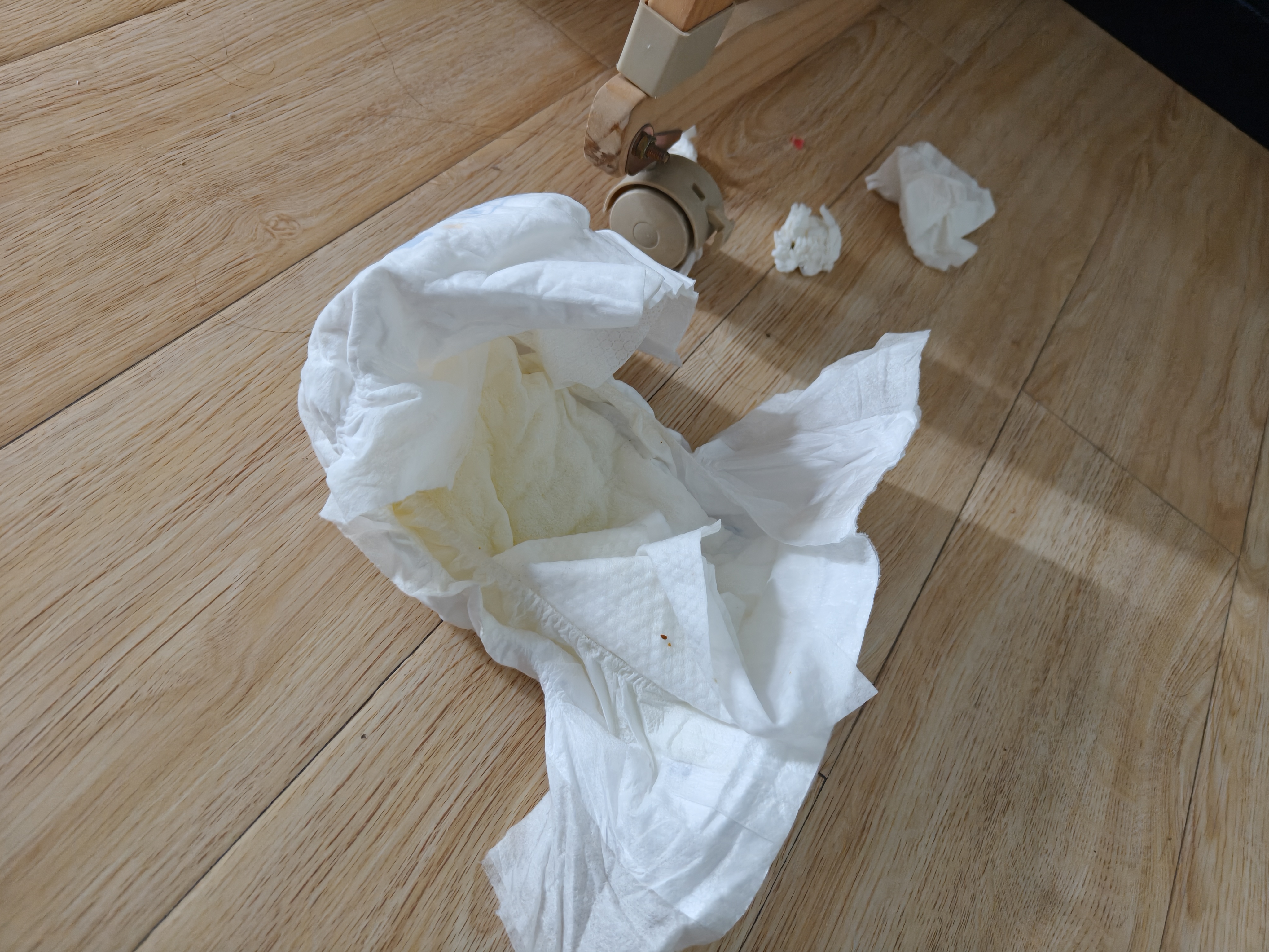 好奇（Huggies）金裝小黑洞紙尿褲M162片(6-11kg)尿不濕【速干不易紅】 曬單實拍圖