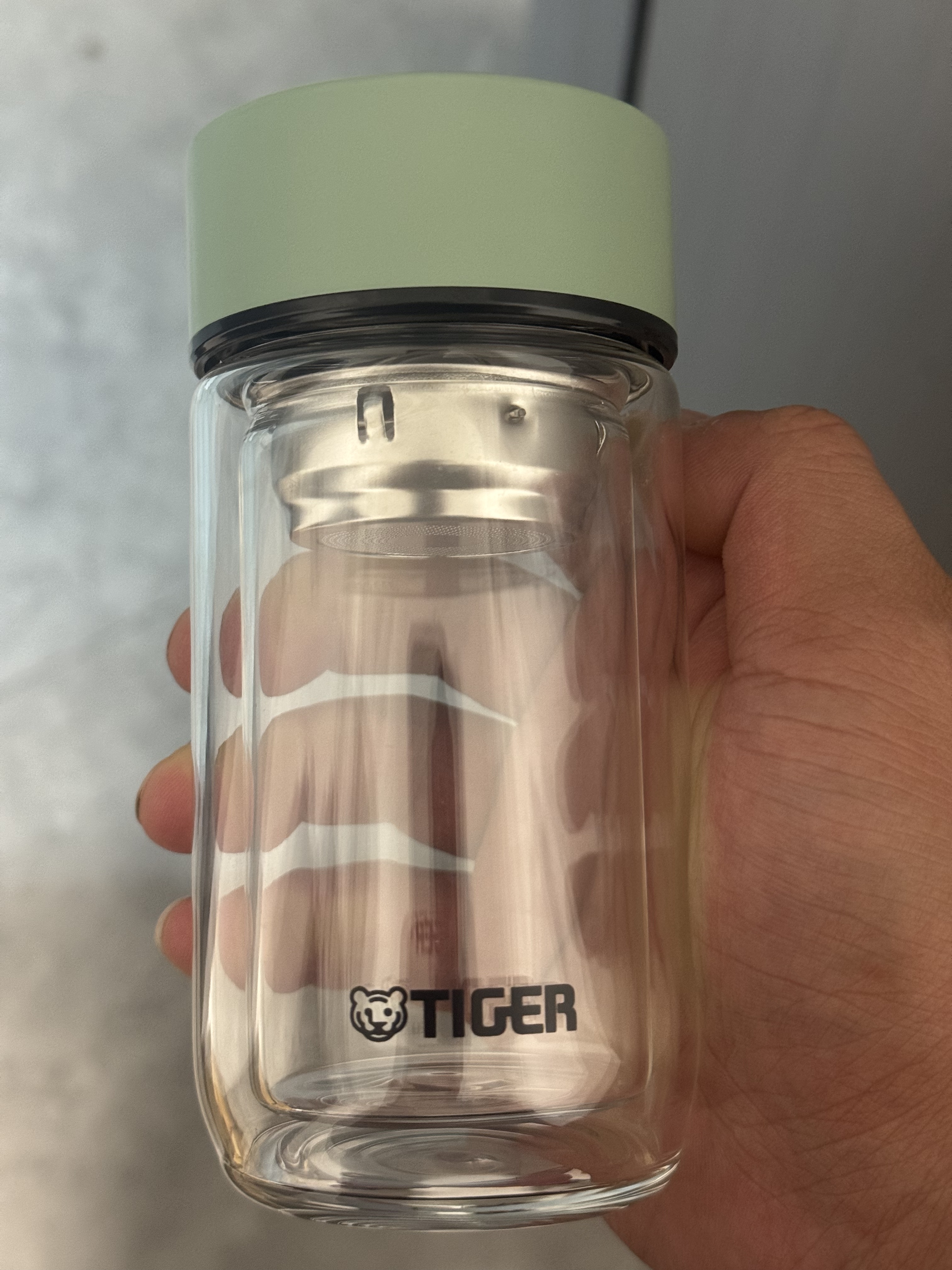 虎牌（TIGER）香港直郵迷你雙層玻璃杯花茶杯便攜隨手杯女士小容量隔熱防燙水杯 天青綠180ml【帶茶隔】 曬單實拍圖