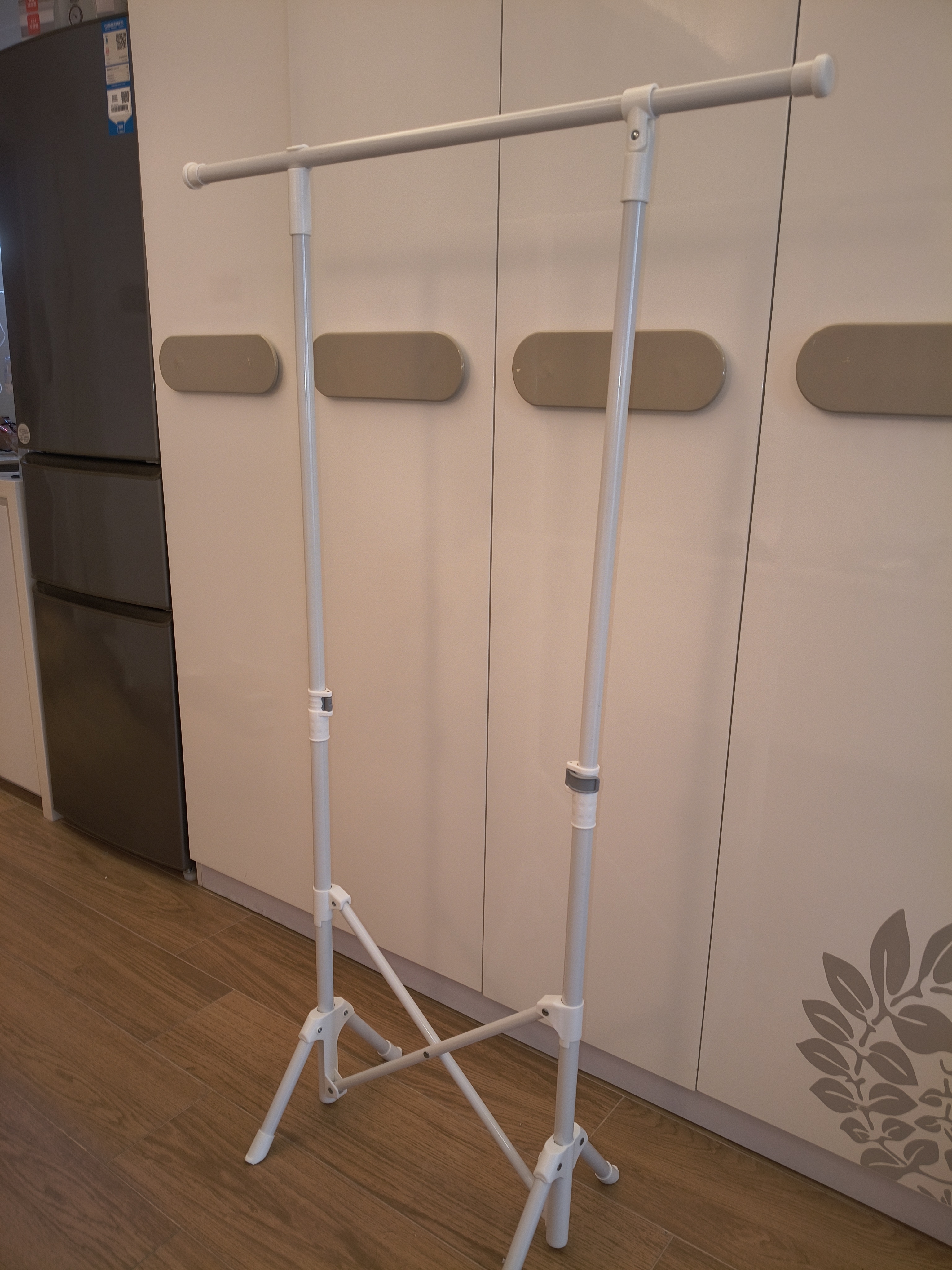 緹歐晾衣架落地折疊室內陽臺涼衣架立式可伸縮晾衣桿免安裝家用曬衣架 三角防風【3秒折疊】高度可調144cm-奶油白 2025新升級&加粗加長橫桿&高度上下調節&移動萬向輪 曬單實拍圖
