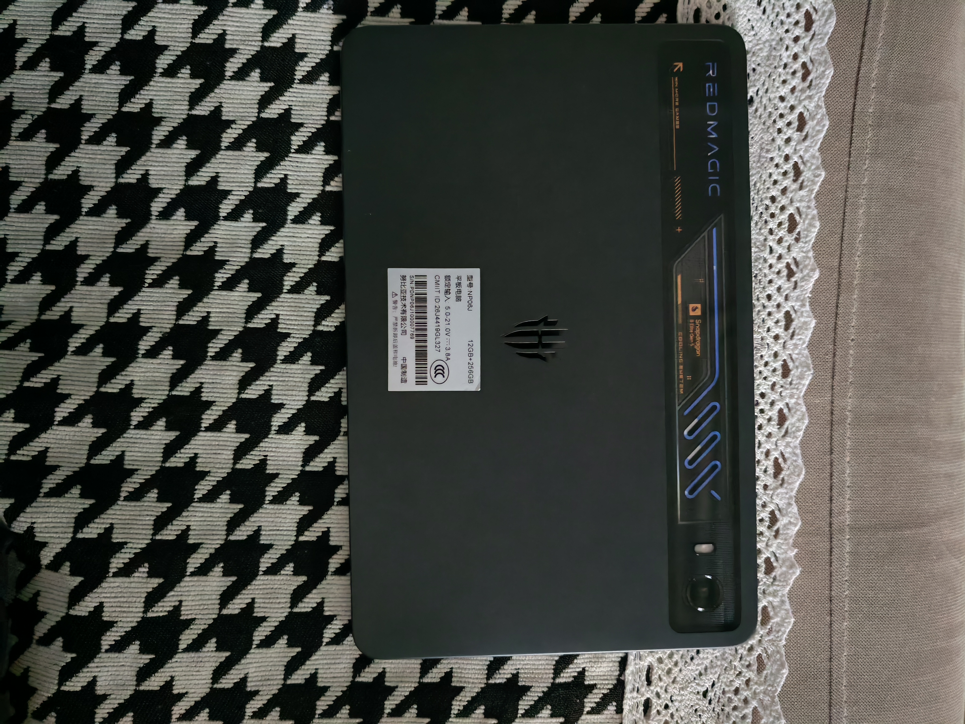 努比亞紅魔游戲平板5Pro【白條分期順豐速發】185Hz高刷OLED屏 RGB水冷散熱 第五代驍龍8至尊版平板電腦 氘鋒透明暗夜 12GB+256GB 原裝正品【順豐速發】 曬單實拍圖