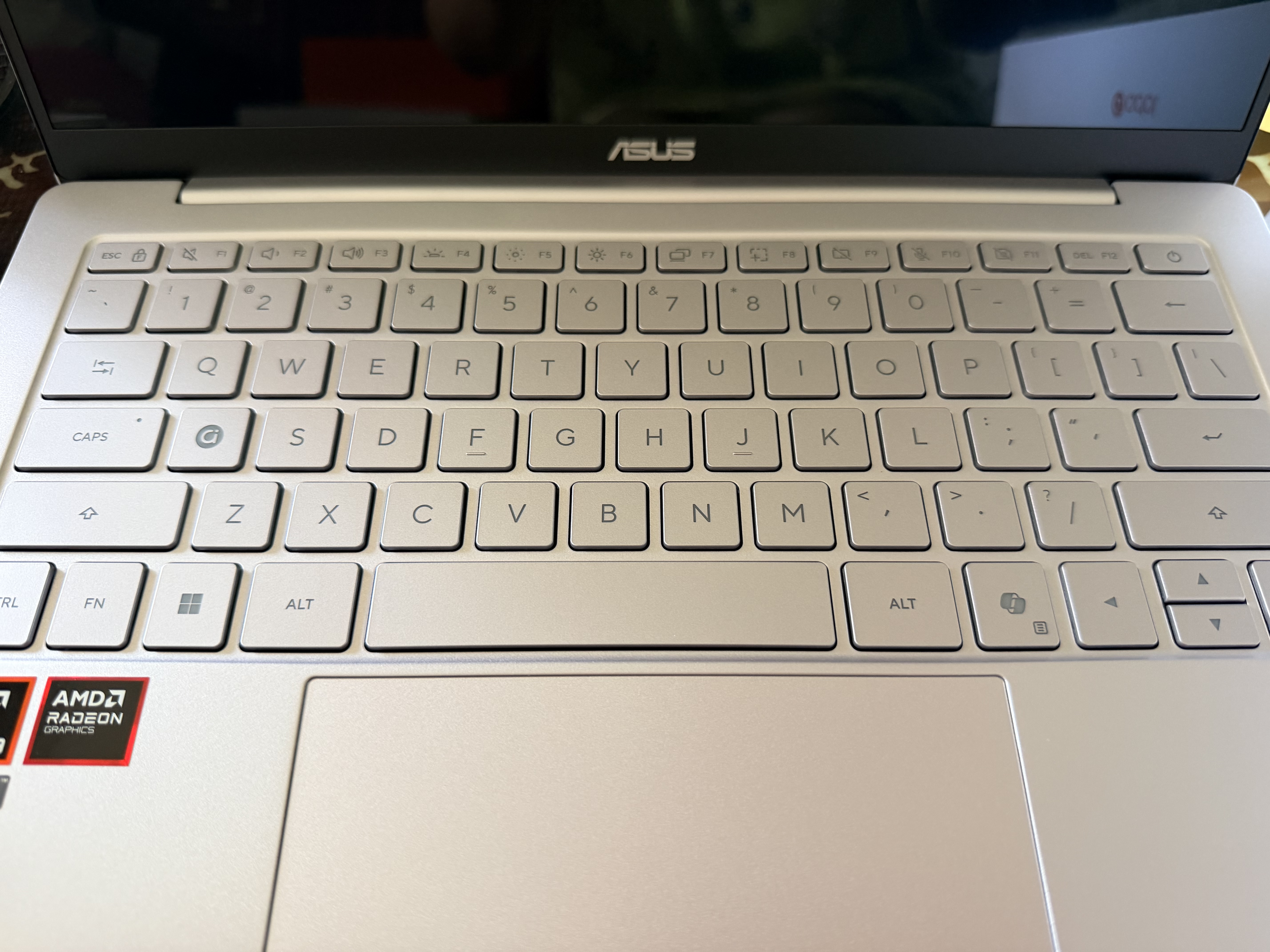 華碩（ASUS）a豆14 Air  2026 國家補(bǔ)貼 高性能AI超輕薄筆記本電腦 學(xué)生優(yōu)惠補(bǔ)貼辦公商務(wù)本 R9 8945H 16G 1T鳶尾花紫 2.8K120Hz OLED屏 預(yù)裝office 曬單實(shí)拍圖