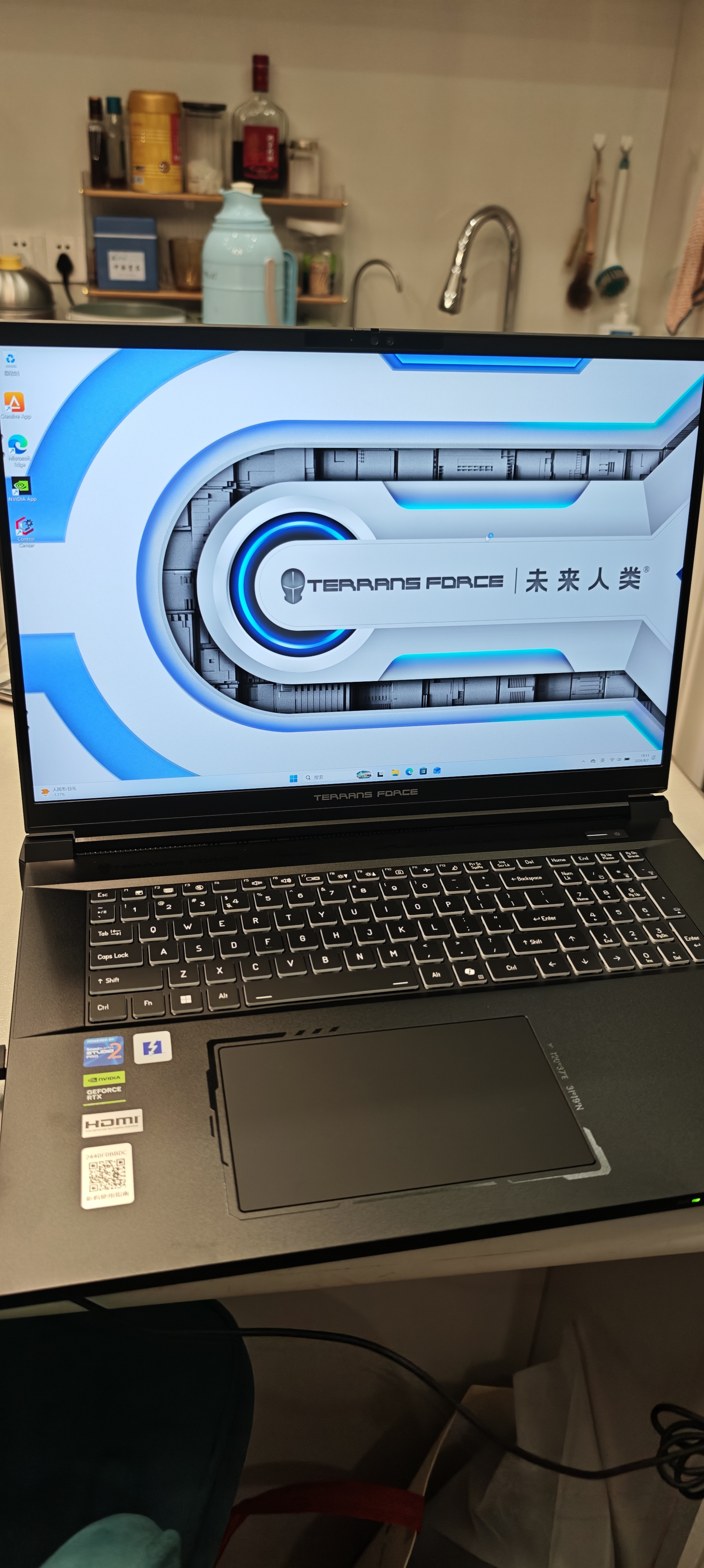 未來人類AI工作站X98 18英寸高性能AI算力筆記本電腦(Ultra9-290HX Plus 128G 2T RTX5090 4K240Hz 雙網(wǎng)口) 曬單實拍圖