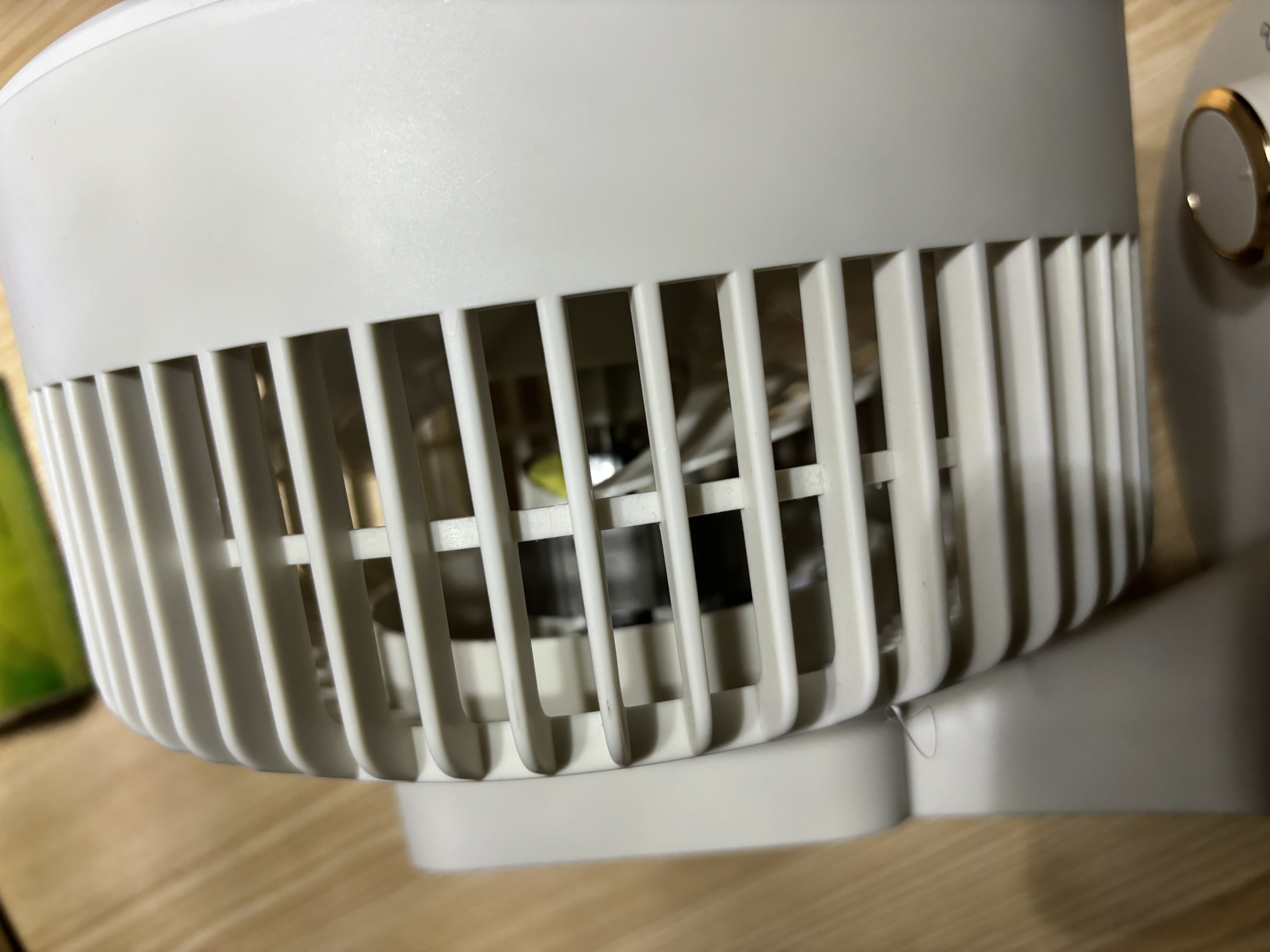 容聲電風扇桌面小風扇臺式循環扇家用電風扇輕音臺扇辦公室臥室搖頭渦輪換氣小型對流風扇 RS-FT2403H 曬單實拍圖