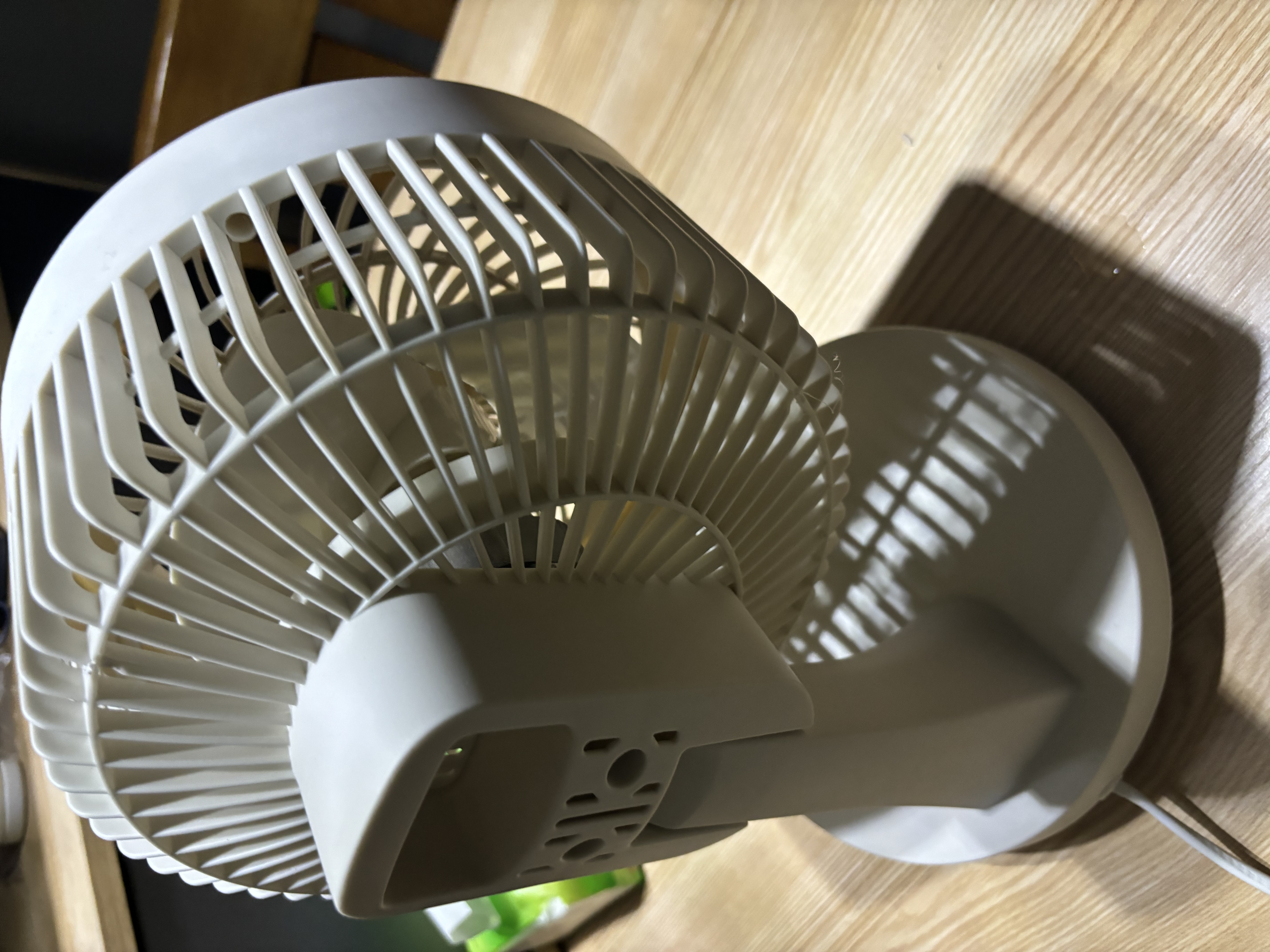 容聲電風扇桌面小風扇臺式循環扇家用電風扇輕音臺扇辦公室臥室搖頭渦輪換氣小型對流風扇 RS-FT2403H 曬單實拍圖