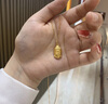 老鳳祥黃金吊墜男女士足金平安佛項鏈首飾紀念日生日禮物送男女友老婆 約0.95g*足金平安佛*品牌禮盒 曬單實拍圖