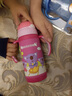 貝兒欣兒童保溫吸管杯嬰兒水杯學(xué)飲杯幼兒園寶寶水壺帶手柄背帶兩用 玫瑰紅 350ml 曬單實拍圖