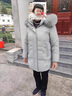 雅鹿中老年羽絨服女士2025冬季新款氣質(zhì)毛領(lǐng)加厚中長(cháng)款保暖媽媽裝外套 綠灰色 3XL 曬單實(shí)拍圖