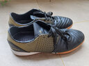 豹步專(zhuān)業(yè)平底足球鞋男室內低幫五人制牛筋底成人學(xué)生小場(chǎng)地防滑耐磨IC 黑金 42 曬單實(shí)拍圖