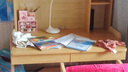 木葉私語(yǔ)（MUYESIYU）實(shí)木書(shū)桌書(shū)架一體升降電腦桌臥室寫(xiě)字桌簡(jiǎn)約家用高中生專(zhuān)用學(xué)習桌 【普通款】胡桃色書(shū)桌+B款扶手椅 100*60*75cm【雙抽】 曬單實(shí)拍圖