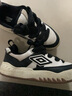 茵寶（Umbro）[羅一舟同款]幸運(yùn)面包鞋板鞋運(yùn)動(dòng)鞋男鞋復(fù)古休閑鞋女鞋 黑色/香草黃（男款） 42 曬單實(shí)拍圖