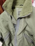 AKSERIESAK男裝輕復古系列CWU45翻領(lǐng)短版磨毛休閑棉服外套男2110770 軍綠 M 曬單實(shí)拍圖