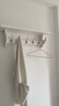 客廳臥室墻上置物掛衣架掛衣架壁掛式墻上衣帽架創(chuàng  )意實(shí)木臥室衣服架玄關(guān)多功能掛鉤置物架 白色5鉤掛衣架前鉤 長(cháng)69.5厘米 曬單實(shí)拍圖