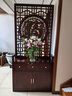 鵠臨新中式實(shí)木屏風(fēng)隔斷客廳玄關(guān)福字雕刻花格入戶門遮擋裝飾鞋柜定制 金絲胡桃木 寬100*高220*厚35CM 曬單實(shí)拍圖