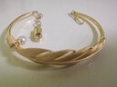 周生生羽毛珍珠黃金手鐲 愛(ài)情密語(yǔ) 足金丘比特之羽 93331K計價(jià) 06圈 - 24.24克(含工費1400元) 曬單實(shí)拍圖