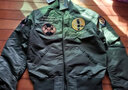 VIP飛行潮牌冬季羽絨服短款飛行夾克男加厚保暖韓版棒球服刺繡白鴨絨工裝外套 軍綠色 L 曬單實(shí)拍圖