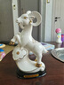 白色陶瓷羊擺件風(fēng)水瓷器白黃紅色招財羊補角客廳辦公室擺設吉祥物 款式五 白瓷描金 曬單實(shí)拍圖
